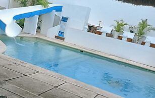 Hotel tropical casa blanca