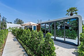 Apple House