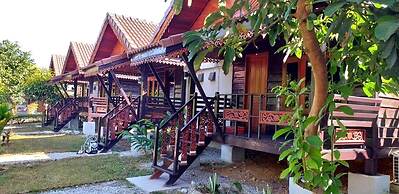 Ban Villa PhaSouk