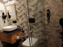 Heryk Hillview Hotel