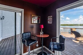 Renovated River Home Hot Tub Sauna Game Room