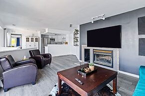 Renovated River Home Hot Tub Sauna Game Room