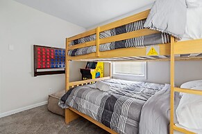 Renovated River Home Hot Tub Sauna Game Room