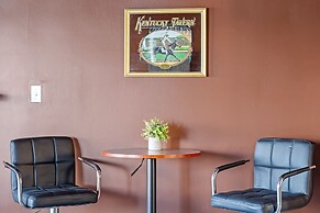 Renovated River Home Hot Tub Sauna Game Room