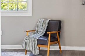 Renovated River Home Hot Tub Sauna Game Room