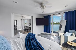 Renovated River Home Hot Tub Sauna Game Room