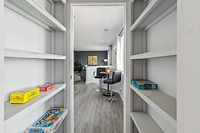 Renovated River Home Hot Tub Sauna Game Room