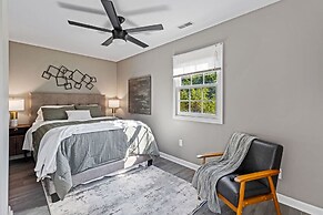 Renovated River Home Hot Tub Sauna Game Room