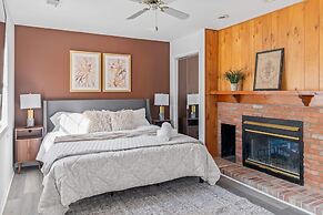 Renovated River Home Hot Tub Sauna Game Room