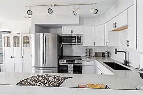 Renovated River Home Hot Tub Sauna Game Room