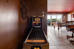 Renovated River Home Hot Tub Sauna Game Room
