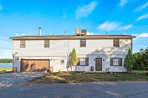 Renovated River Home Hot Tub Sauna Game Room