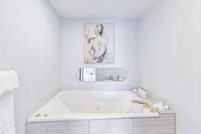 Renovated River Home Hot Tub Sauna Game Room