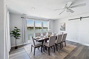 Renovated River Home Hot Tub Sauna Game Room