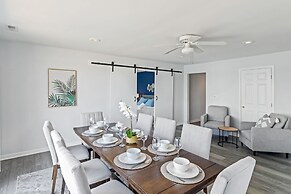 Renovated River Home Hot Tub Sauna Game Room