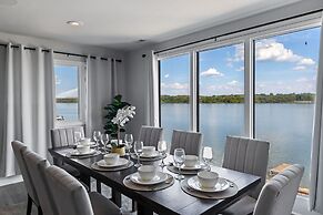 Renovated River Home Hot Tub Sauna Game Room