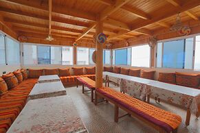 BLUERINA CAMP HOSTEL