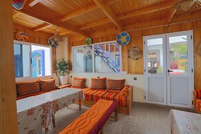 BLUERINA CAMP HOSTEL