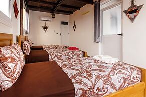 BLUERINA CAMP HOSTEL