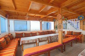 BLUERINA CAMP HOSTEL