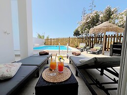 Dune Pearl Villa - Private Spa - Exclusive Pool, Sauna & Beach Access 