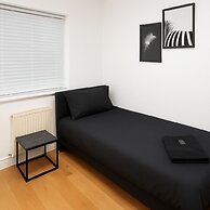 Prime 4BR Reading House & Free Parking