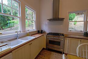 Ferntree Digs Cottage