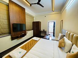 Hotel Sahara Tree