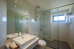 UMI-PQ hotel