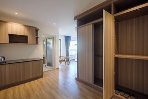 UMI-PQ hotel