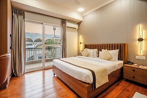 Royal Studio Golf Course Road