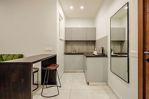 Royal Studio Golf Course Road