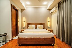Royal Studio Golf Course Road