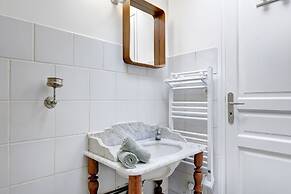 Comfortable 1BR in Latin Quarter