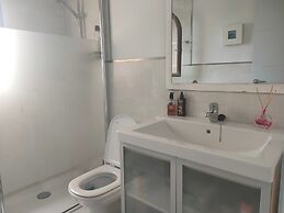 Apartment - Sleeps 4 - Pool - Balcony - Parking