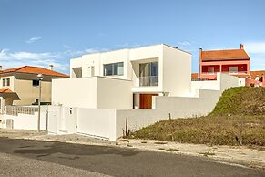 Ericeira Modern Bright With Pool by Homing