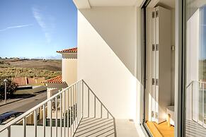 Ericeira Modern Bright With Pool by Homing