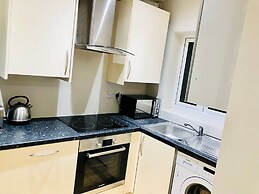 Small 3 Bed Flat Near Heathrow