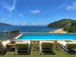 Red Beach Mansion