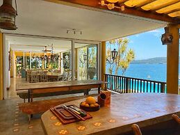 Red Beach Mansion