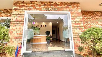 Moon Garden Hotel