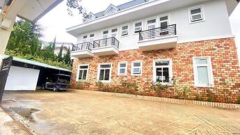Moon Garden Hotel