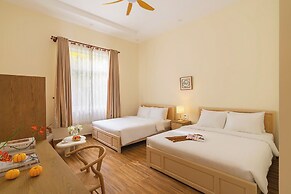 Moon Garden Hotel