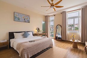 Moon Garden Hotel
