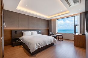 Pohang Yeongildae Beach Hotel