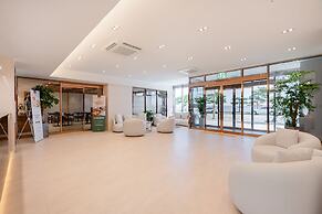 Pohang Yeongildae Beach Hotel