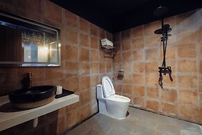 Love in the Atlantis Hotel