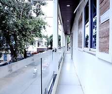 Hotel J-Laxmi Palace