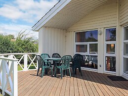 4 Star Holiday Home in Friedrichkoog