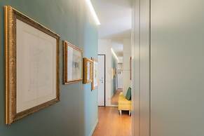 Como Volta Square With Terrace by Rent all Como